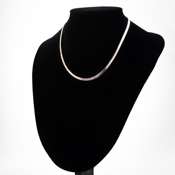 925 Sterling Silver Herringbone Necklace With Toggle Clasp - Picture 2 of 8